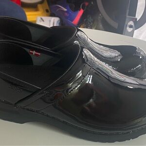 Sanita Original Danish Non Slip Professional Black Patent Leather Clogs NWOT